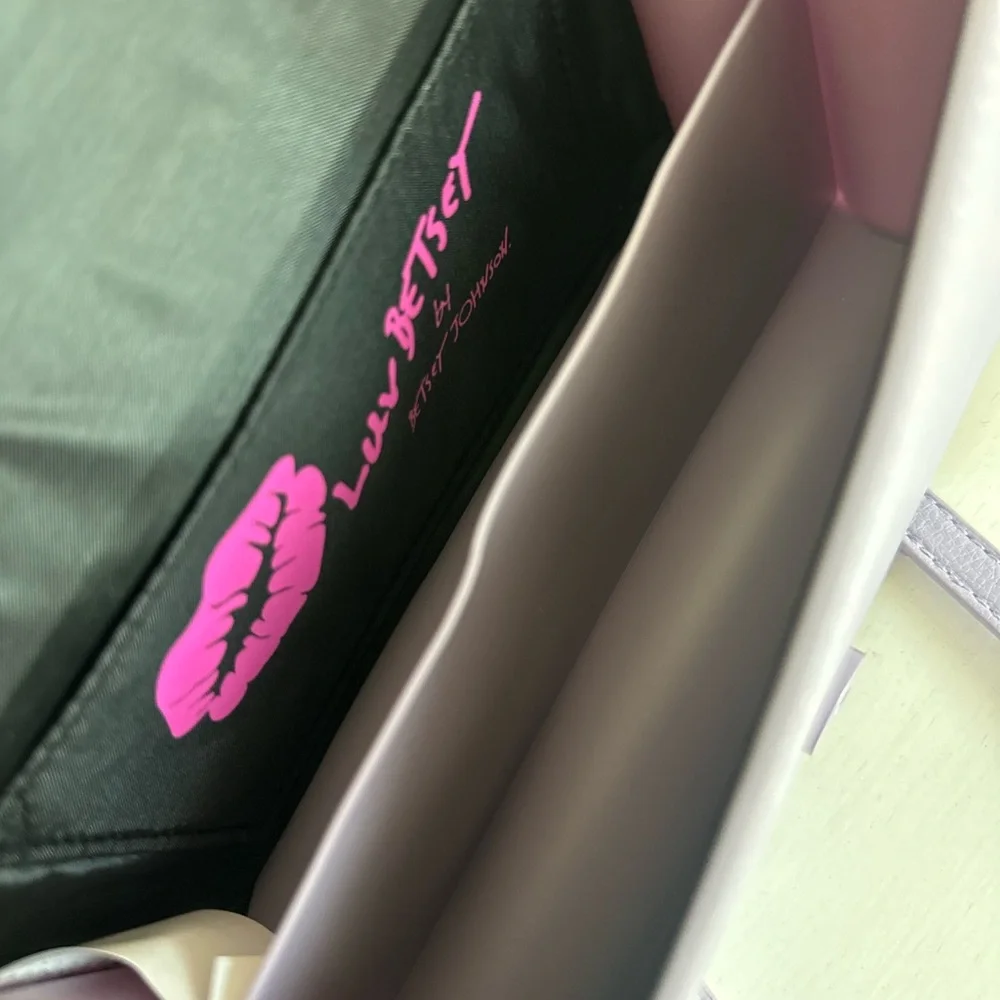 Betsey Johnson Purple Lavender Crossbody - Picture 4 of 4